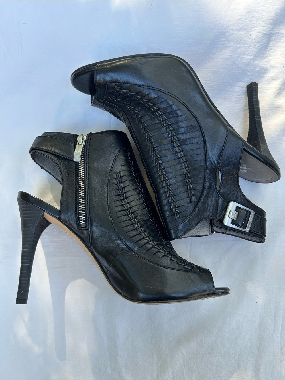 EUC Vince Camuto Asha Heels Color Black Women Size 10